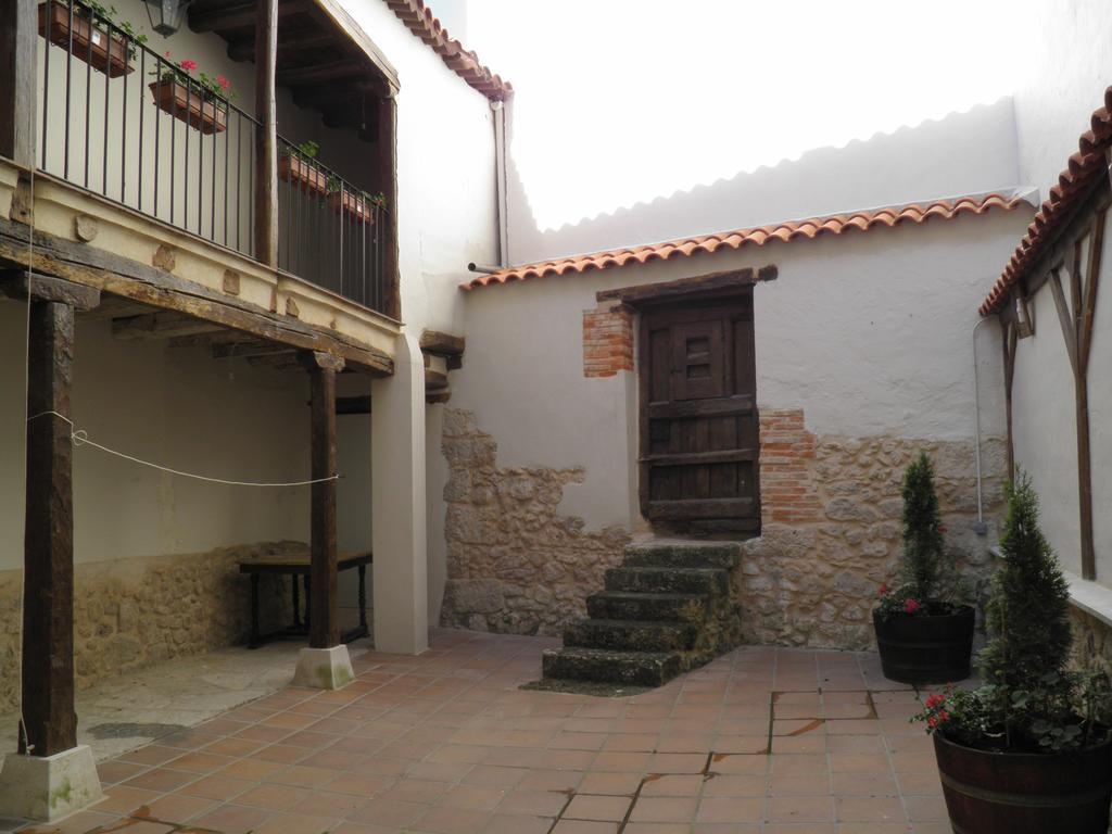 Apartamentos Turisticos Peñafiel Eksteriør bilde