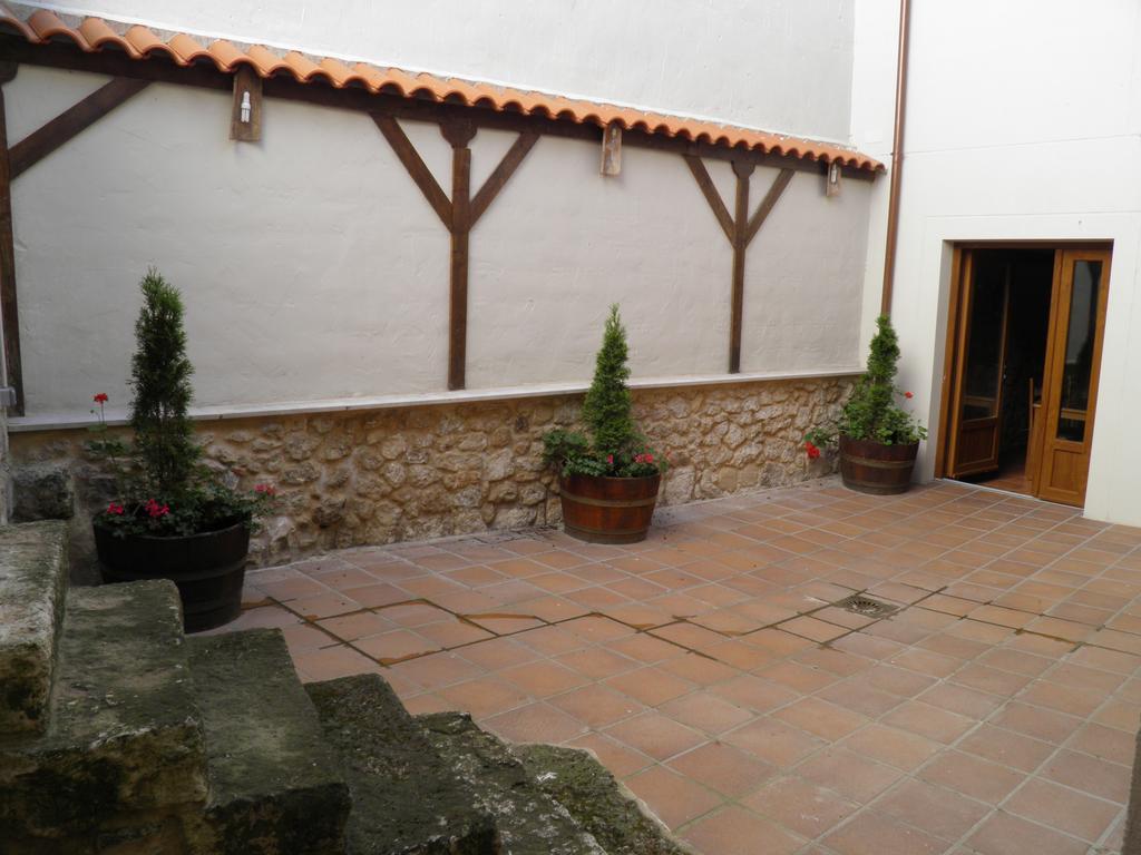 Apartamentos Turisticos Peñafiel Eksteriør bilde